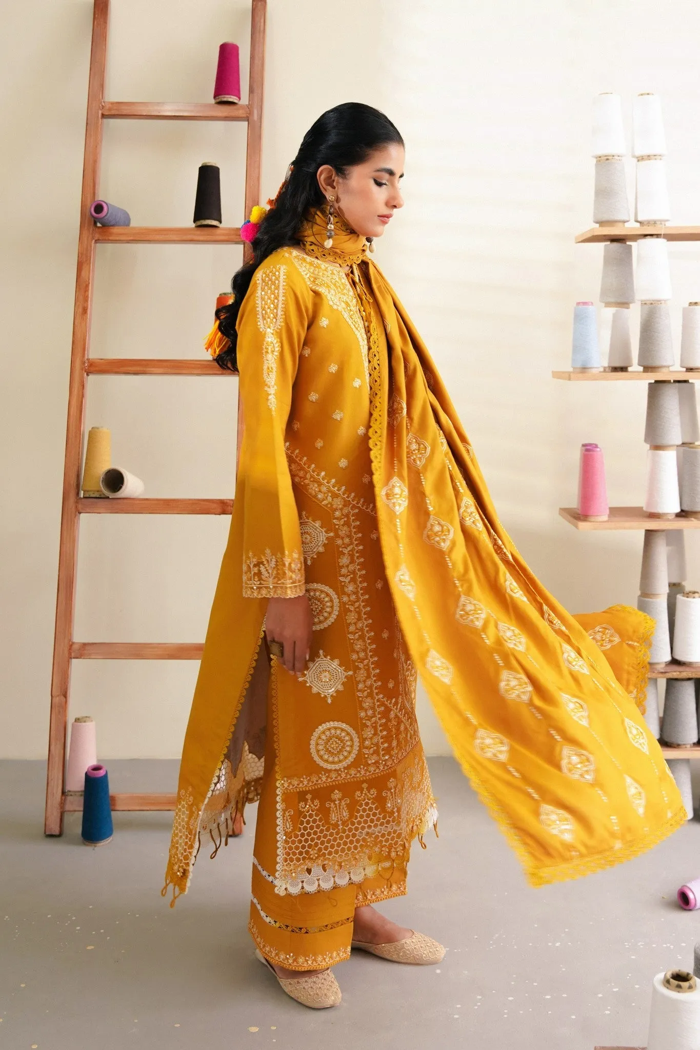 Aabyaan Miraal Embroidered Linen Collection – AFTAB (AW-03)