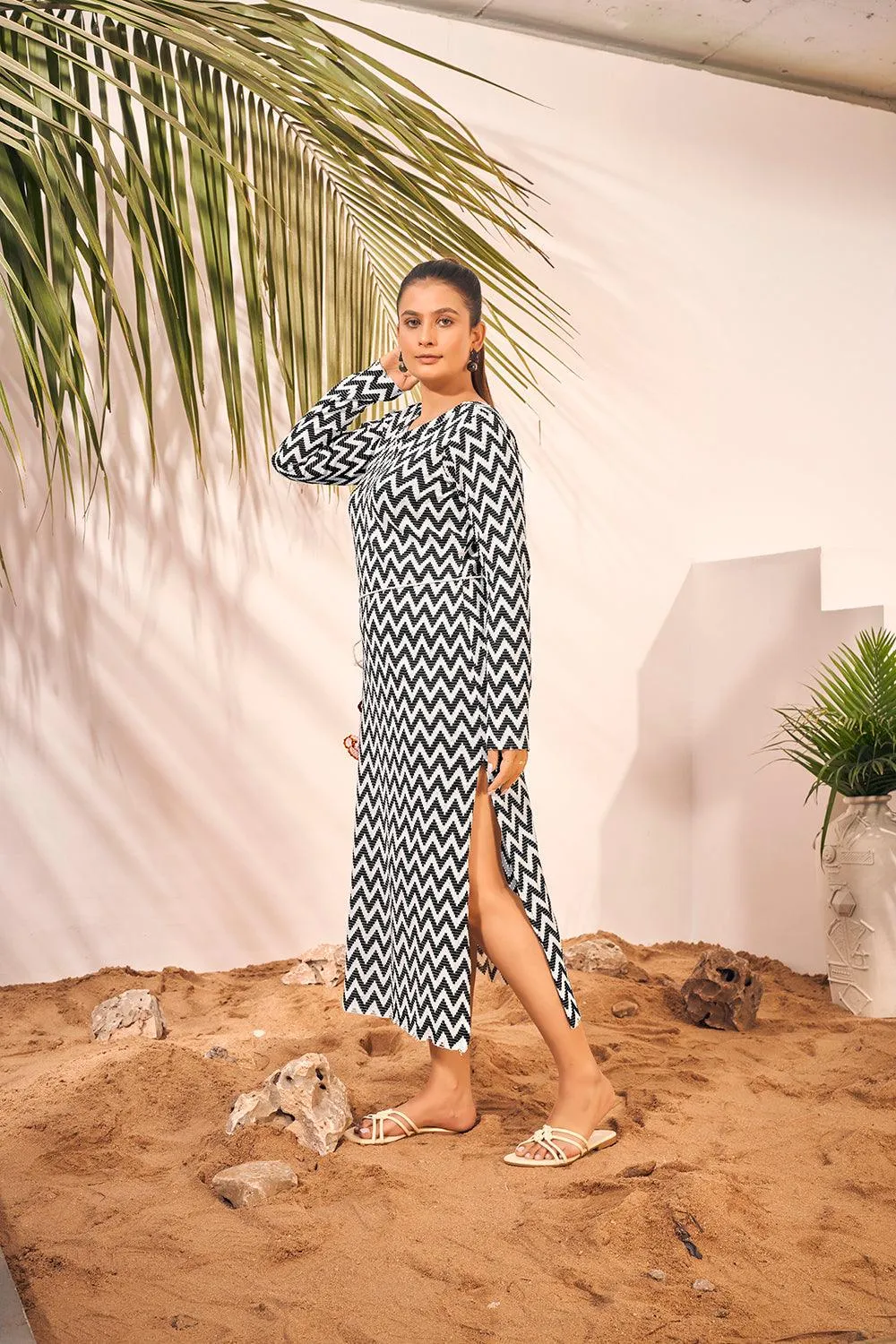 Black and White Zig zag Knitted Beach Wear Midi Dress