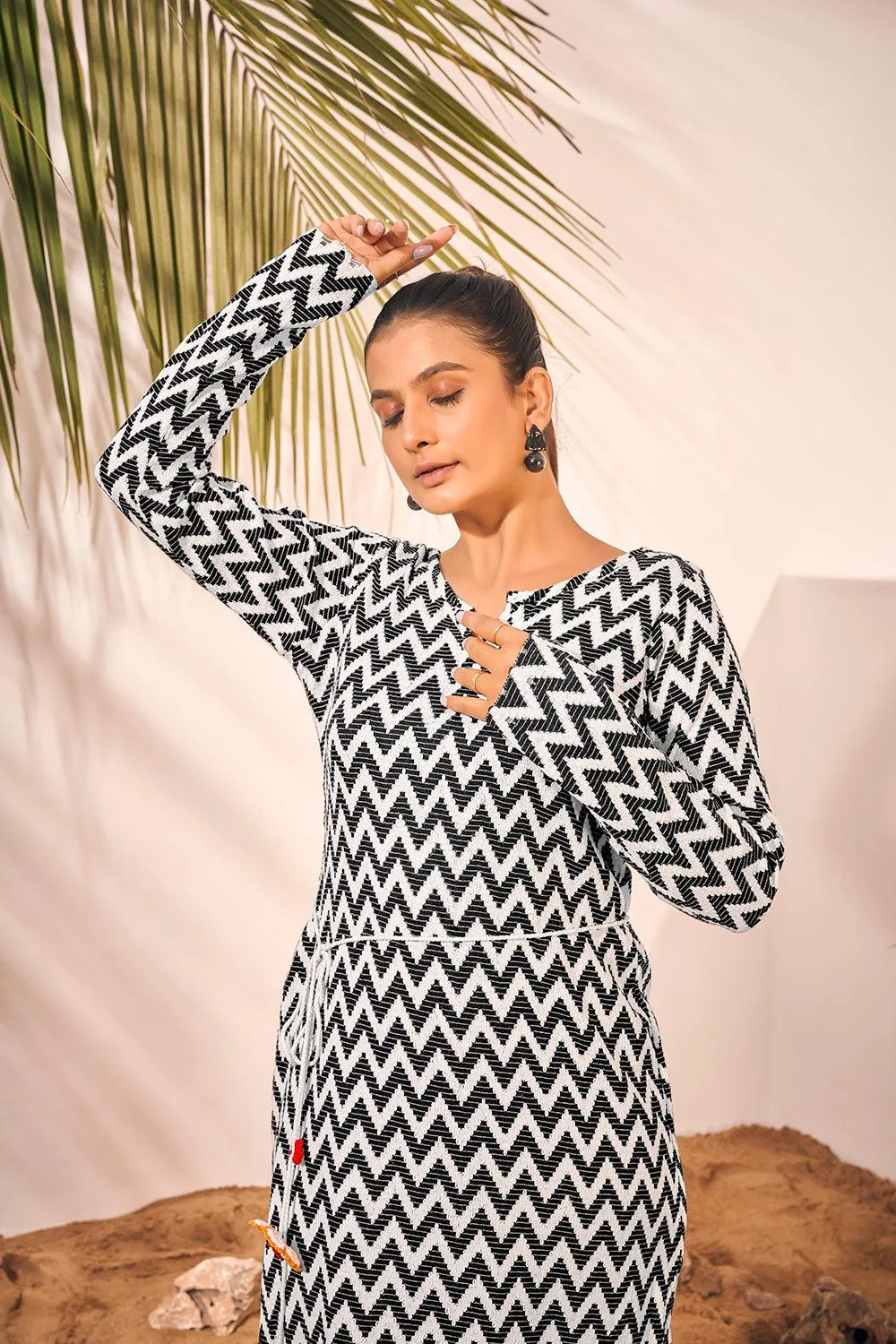 Black and White Zig zag Knitted Beach Wear Midi Dress