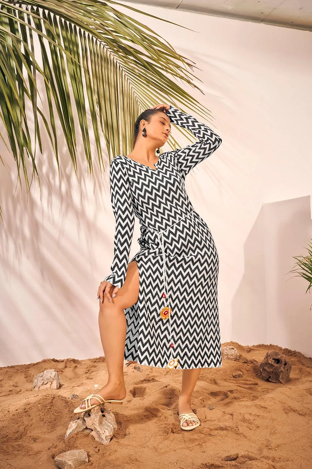 Black and White Zig zag Knitted Beach Wear Midi Dress