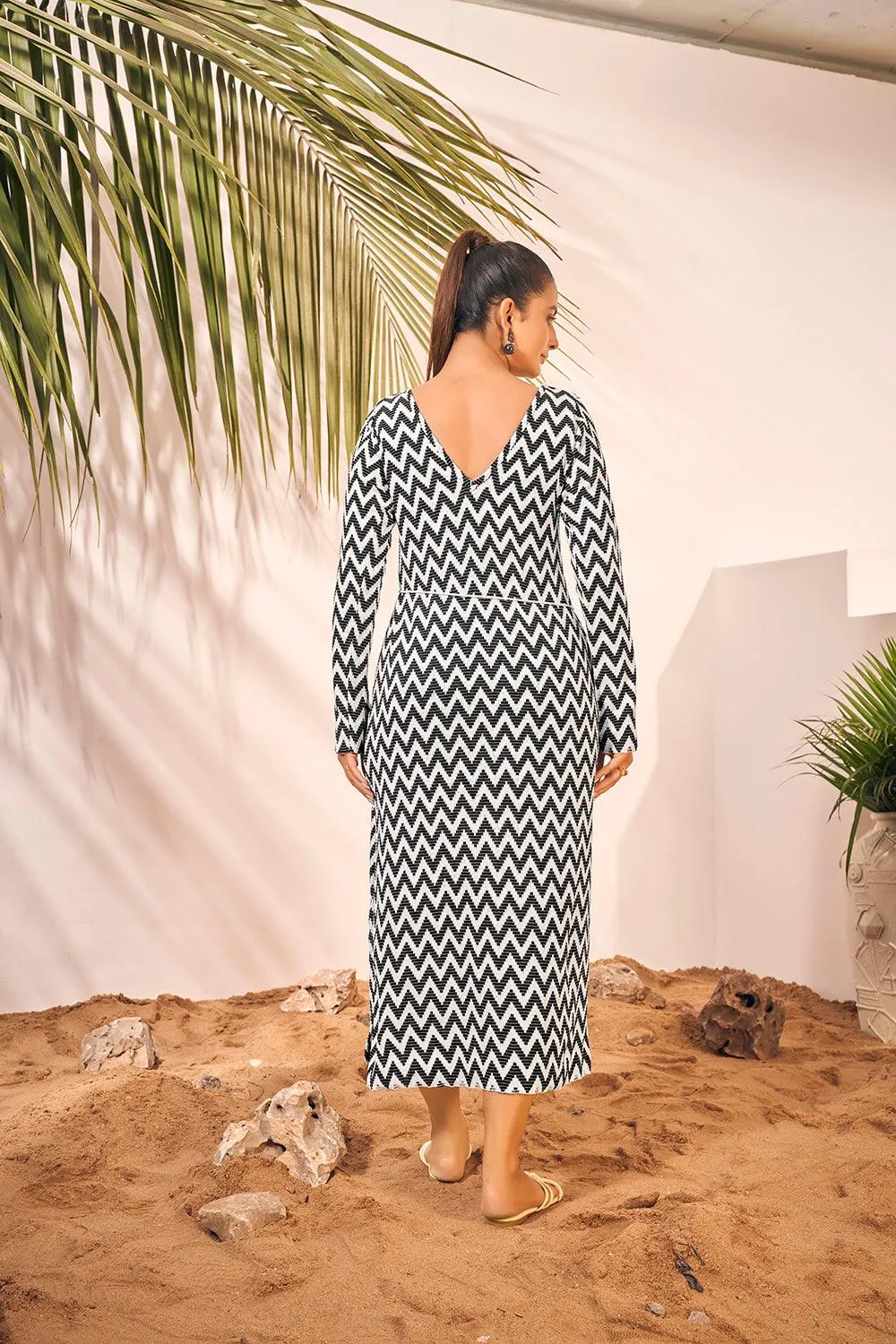 Black and White Zig zag Knitted Beach Wear Midi Dress