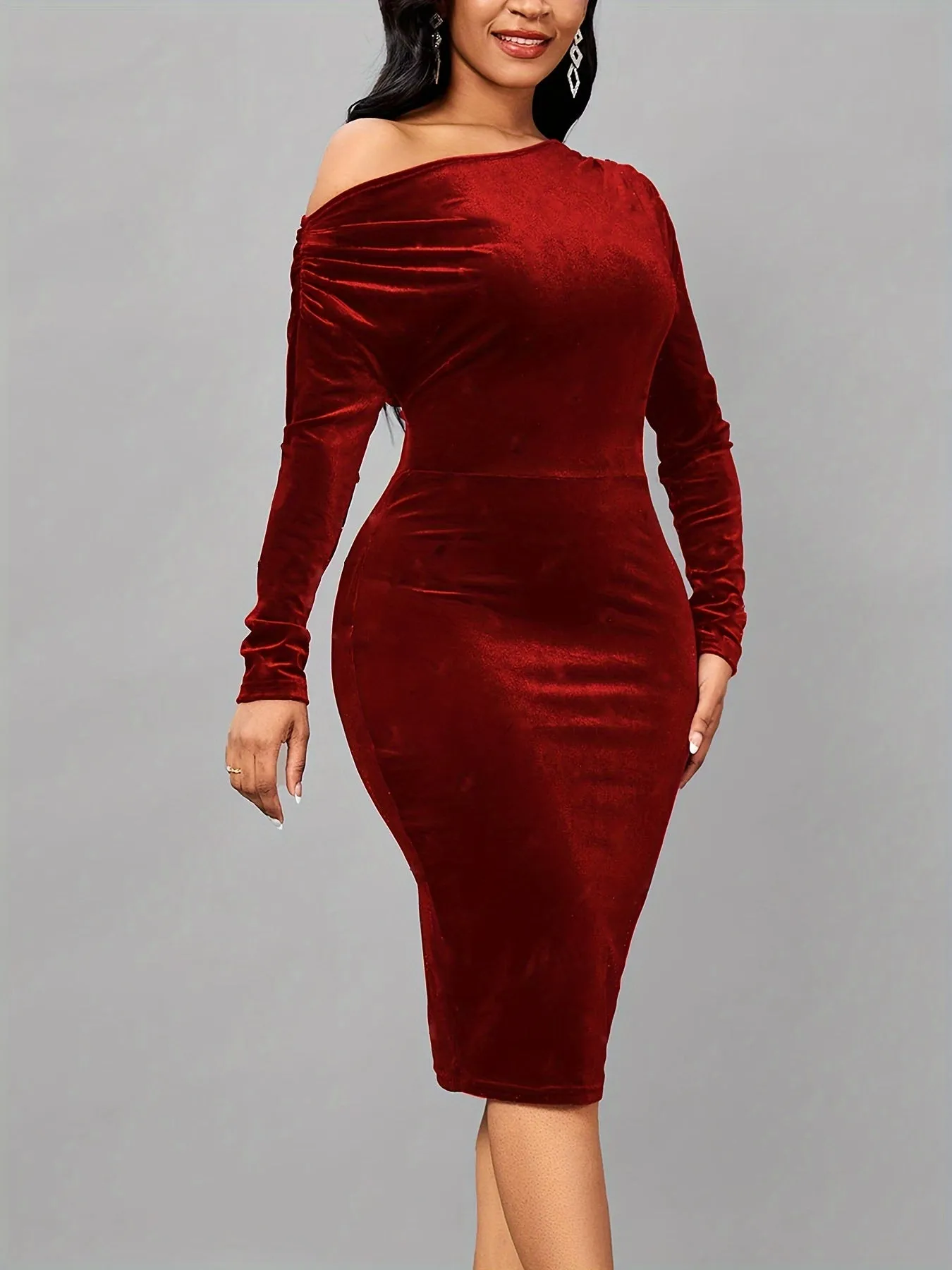 Plus Size Solid Ruched Bodycon Dress, Elegant Cold Shoulder Long Sleeve Dress, Women's Plus Size Clothing